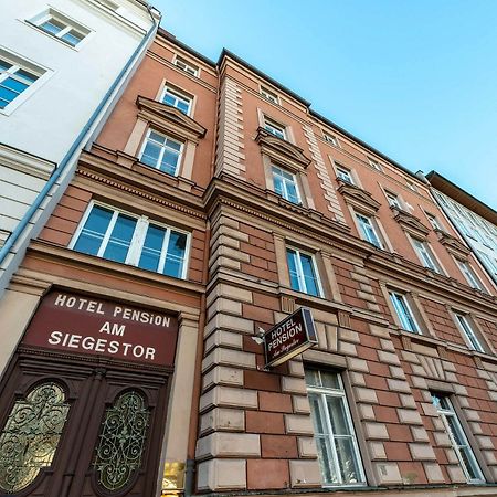 Hotel-Pension Am Siegestor Munich Exterior photo